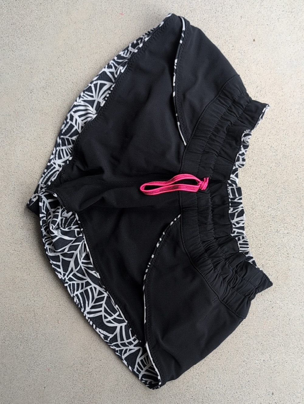 Lululemon Surf Short Reversible - Size 10.